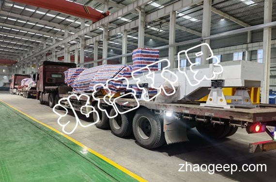兆格環(huán)保客戶訂購的5套全自動液壓壓榨機按期發(fā)貨